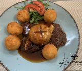 Hovädzí steak na spôsob Rossini,arancini s parmezánom