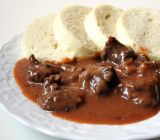 Maďarský hovädzí guľáš